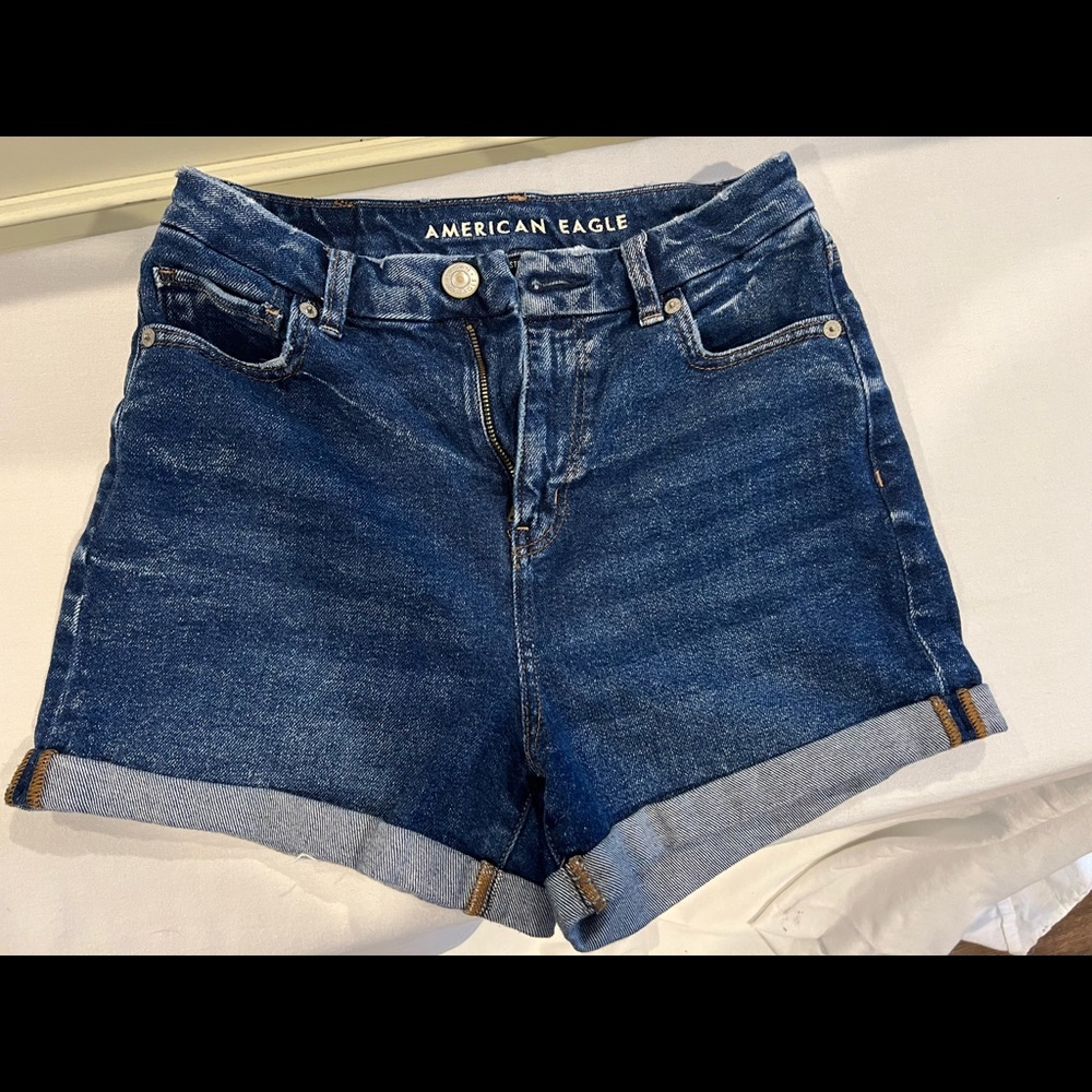 Curvy High Waisted AE Mom Shorts!